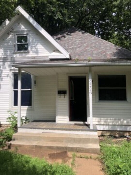 2228 N Concord Ave in Springfield, MO - Building Photo