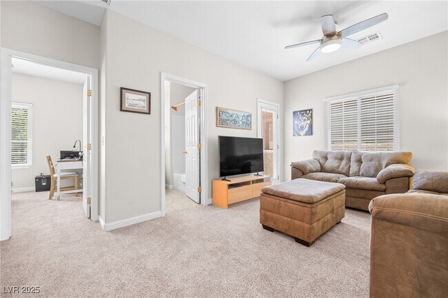 property at 708 Solitude Point Ave