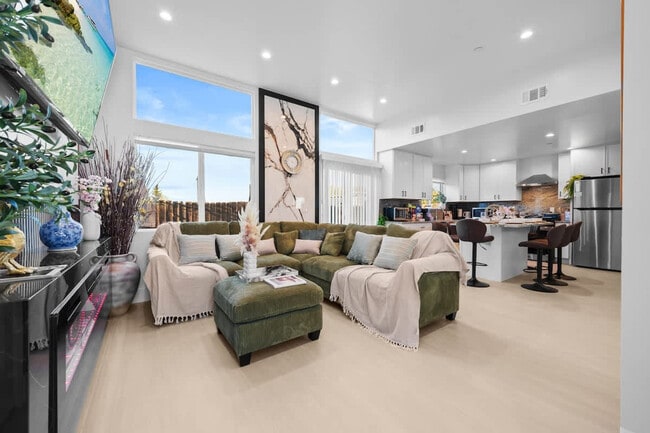 property at 1219 Denver Ln