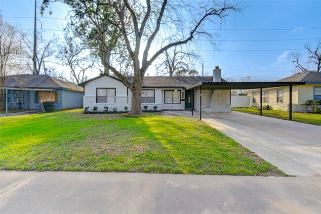 property at 4117 Pinon Dr