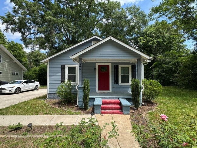 property at 506 N Hill St