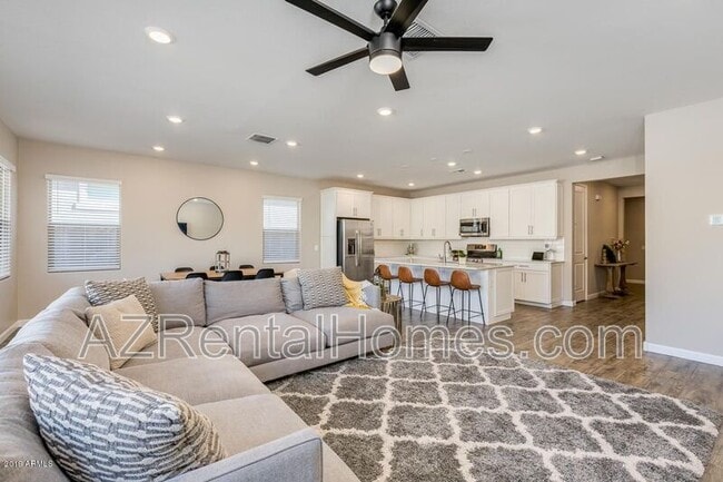 property at 9916 E Thornbush Ave