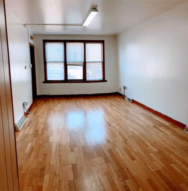 2934 S Keeley St in Chicago, IL - Foto de edificio - Building Photo