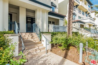 12963 W Runway Rd-Unit -108 in Los Angeles, CA - Building Photo - Building Photo