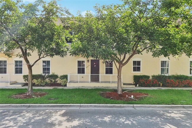 24313 SW 115 Ct in Princeton, FL - Foto de edificio - Building Photo