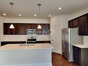 602 Rivermist Dr in Belmont, NC - Foto de edificio - Building Photo