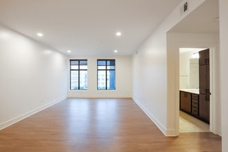 Contemporary and Luxury Urban Living in Omaha, NE - Foto de edificio - Interior Photo