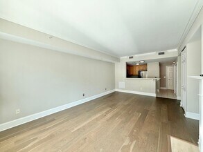510 Glenwood Ave in Raleigh, NC - Building Photo - Building Photo