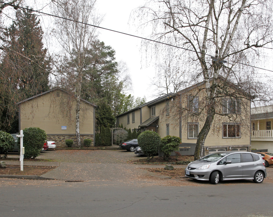 Boston House in Portland, OR - Building Photo