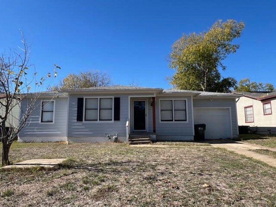 1830 Rambler Dr in Waco, TX - Building Photo