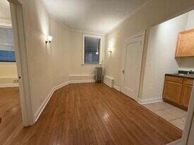 4647 N Paulina St, Unit 4641-102 in Chicago, IL - Building Photo