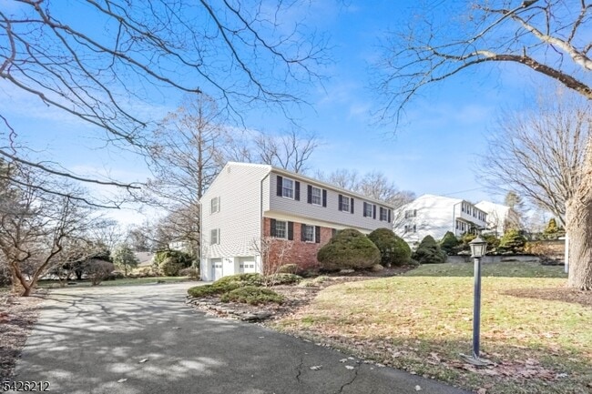 68 Colgate Ave in Paramus, NJ - Building Photo - Building Photo