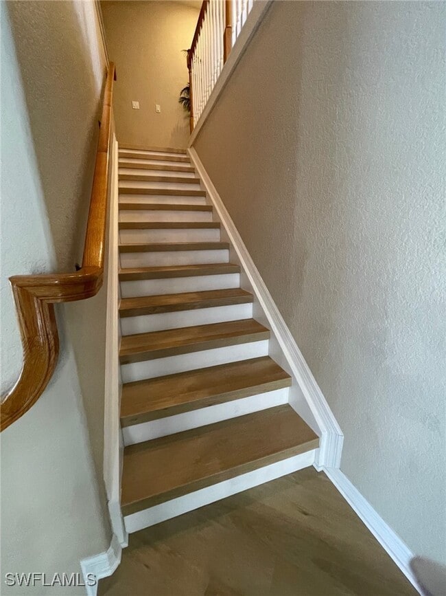20013 Larino Loop
