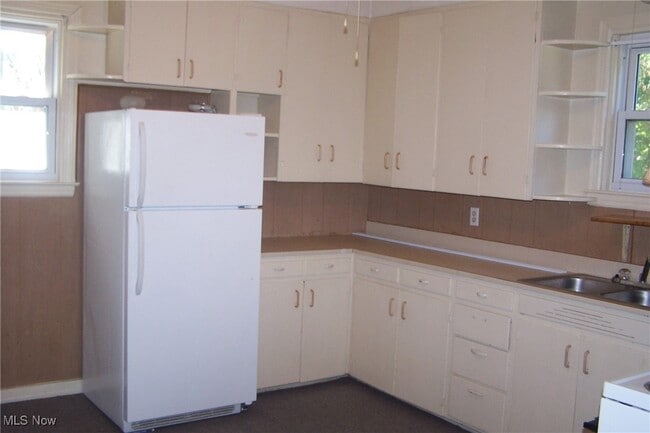 15962 Pierce St in Middlefield, OH - Building Photo - Building Photo