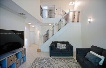5536 NW 113th Pl in Doral, FL - Building Photo - Building Photo