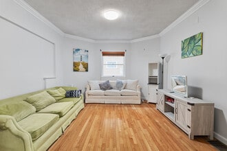 282 Boston Ave, Unit 1 in Medford, MA - Building Photo - Building Photo