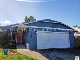 1400 NE 14th Ave in Hillsboro, OR - Building Photo