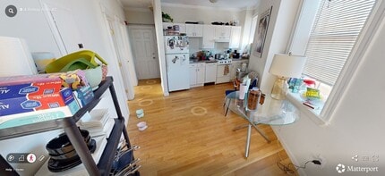 8 Bishop Allen Dr, Unit 2 in Cambridge, MA - Foto de edificio - Building Photo