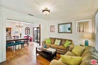 10721 Aqua Vista St in Los Angeles, CA - Building Photo - Building Photo