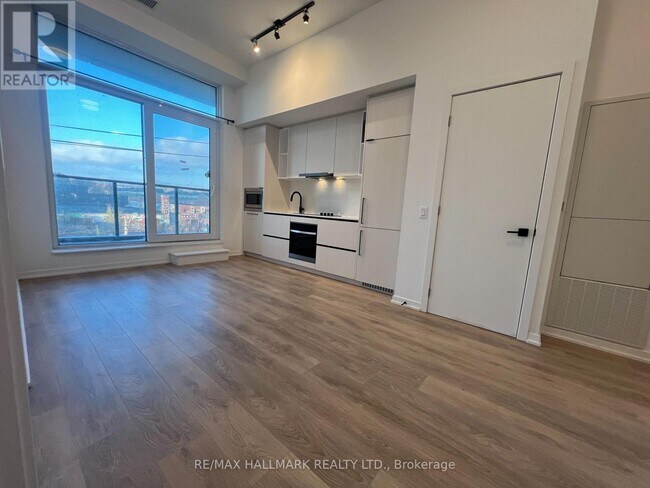 1285 Dupont St in Toronto, ON - Building Photo - Building Photo