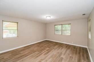 7258 Greenway Dr in Jacksonville, FL - Building Photo - Building Photo