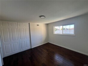 16091 Gold Cir in Huntington Beach, CA - Building Photo - Building Photo