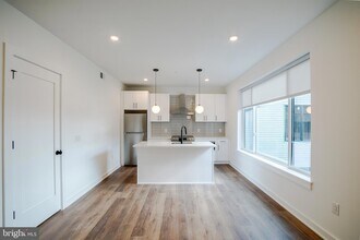 5904 Germantown Ave, Unit 201 in Philadelphia, PA - Building Photo - Building Photo