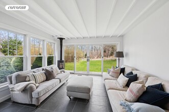 14 Oak Ln in Sag Harbor, NY - Building Photo - Building Photo