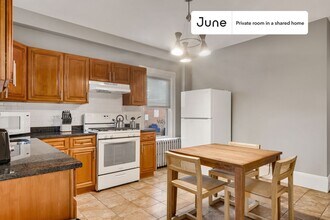 Room in Shared 4 bed/2 bath home, Unit C in Boston, MA - Foto de edificio - Building Photo