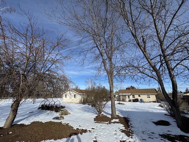 2615 SW 21st St in Redmond, OR - Building Photo - Building Photo