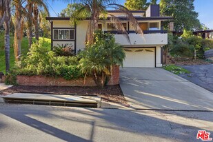 4345 Canoga Ave in Los Angeles, CA - Building Photo