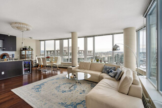 689 Abbott St in Vancouver, BC - Building Photo - Building Photo