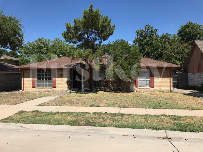 4026 Cedar Creek Dr in Garland, TX - Building Photo