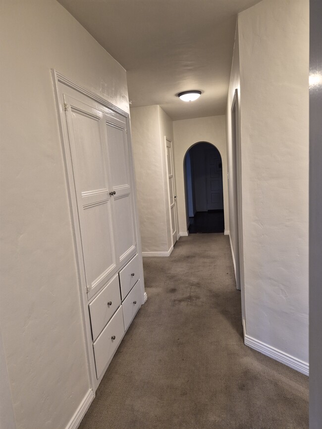 357 S Doheny Dr, Unit 357 S Doheny Dr in Beverly Hills, CA - Foto de edificio - Building Photo