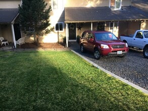 19843 SW Santee Ct in Tualatin, OR - Building Photo - Building Photo