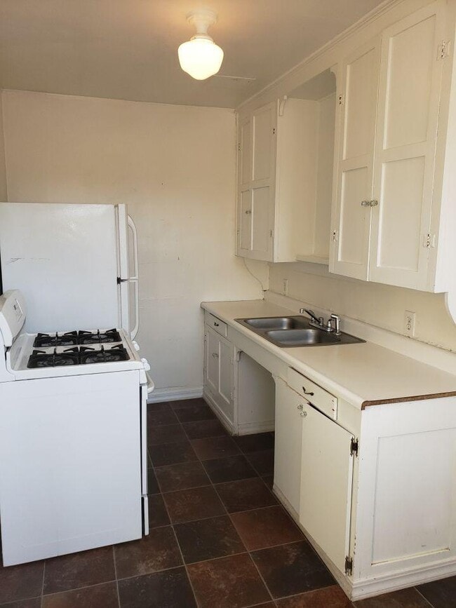 property at 16 S 27th St