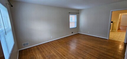 121 McArthur Dr in Louisville, KY - Building Photo - Building Photo