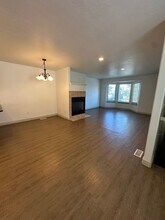 4534 Lake Springs Ln in Millcreek, UT - Building Photo - Building Photo