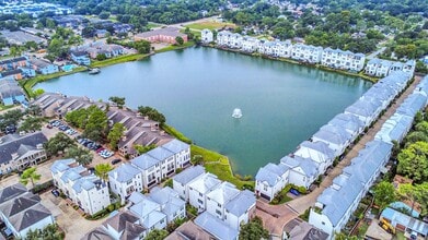 8926 Lakeshore Bend Dr in Houston, TX - Building Photo - Building Photo