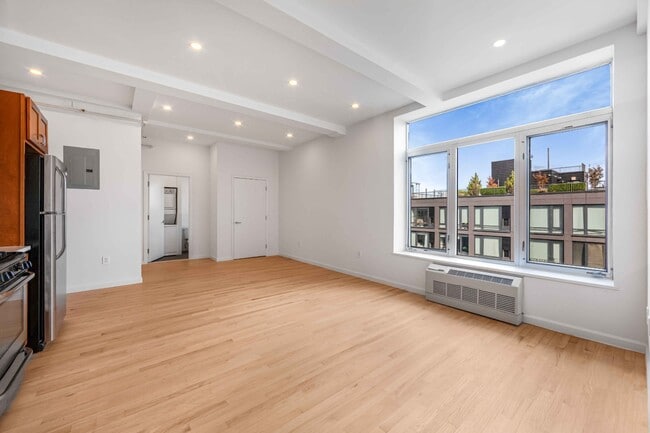 97 Grand St in Brooklyn, NY - Building Photo - Building Photo