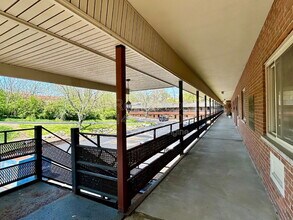 129 E Lockwood Ave in Webster Groves, MO - Building Photo - Building Photo