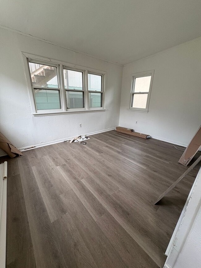 property at 1415 Avon St