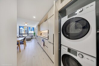 40 NW 3rd St-Unit -SI ID1467380P in Miami, FL - Building Photo - Building Photo