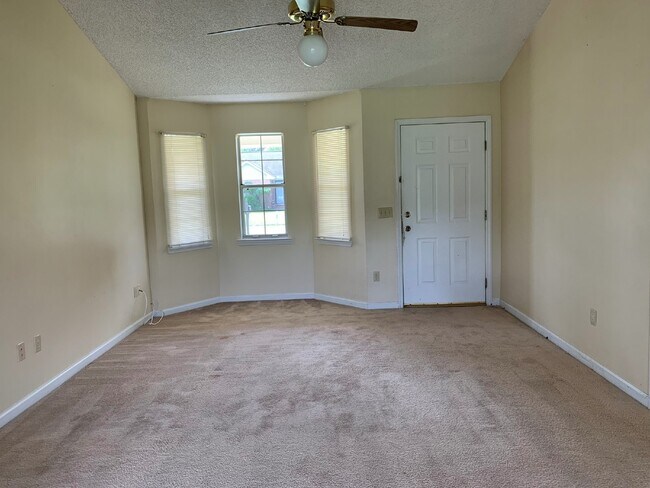 1237 Dharahn Dr in Hinesville, GA - Building Photo - Building Photo