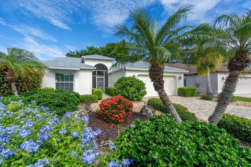 9659 Knightsbridge Cir in Sarasota, FL - Foto de edificio