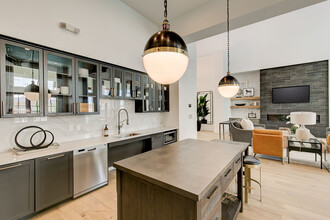 35 West at Champions Circle Apartments in Fort Worth, TX - Building Photo - Building Photo