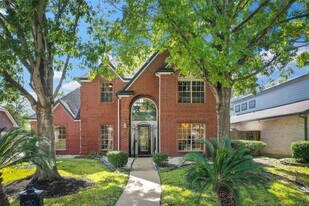 14311 Islandwoods Dr in Houston, TX - Building Photo