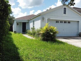 10467 Blackmore Dr in Tampa, FL - Building Photo