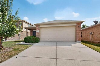 9120 Sun Haven Way in Fort Worth, TX - Building Photo - Building Photo