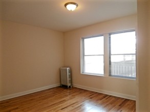 6703 N Clark St, Unit 2N in Chicago, IL - Building Photo - Building Photo